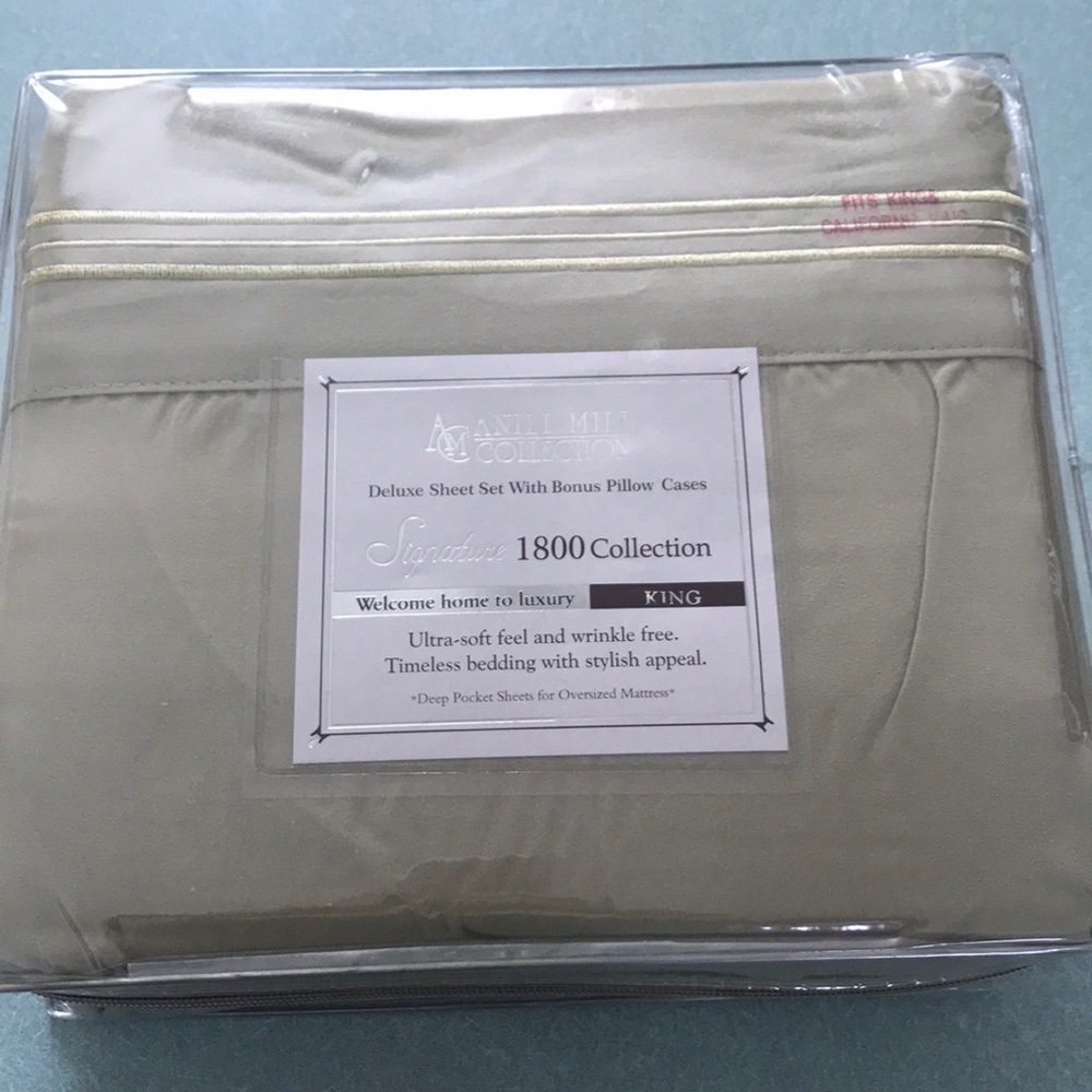 King Size bed sheets! NWT!
